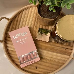 Red Aspen Nail Dashes